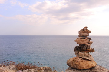 Fototapeta na wymiar stack of stones :v