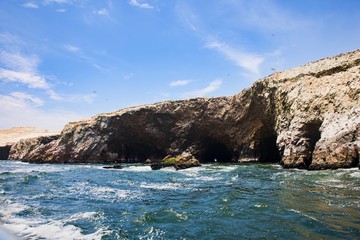 Fototapeta na wymiar Unforgettable Ballestas Islands located off the Pacific coast of Peru near the town of Paracas known also like The Poor Man´s Galapagos. 