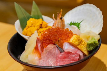 Close up shot of a bowl of delicious Kaisendon