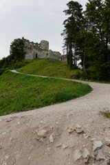 Fototapeta na wymiar Mountain path to Fort Claudia in Austria..