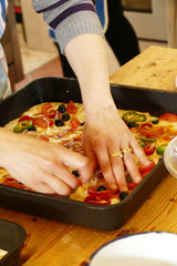 Making Italian meatballs in a cookig class