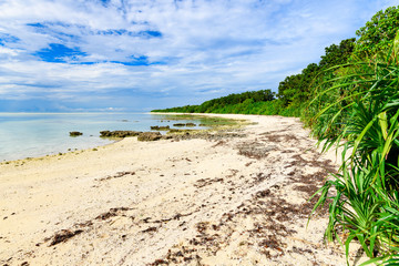 星砂の浜　カイジ浜　海岸線
カイジ浜、ビーチ、海、青空、竹富島、星砂の浜、海岸
