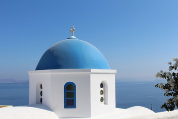 Fototapeta na wymiar greek orthodox church in santorini greece