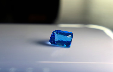  blue sapphire Is a beautiful natural blue gemstone Rare and expensive