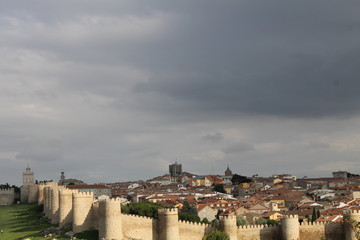 La muralla y la ciudad
