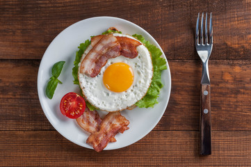 Breakfast with eggs and bacon