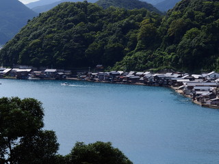 伊根の舟屋群が見える景色