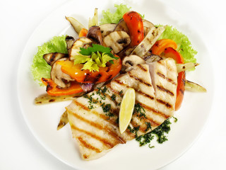 Fischfilet vom Grill mit Grillgemüse