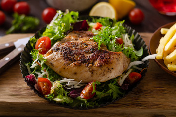 Grilled chicken with fresh salad