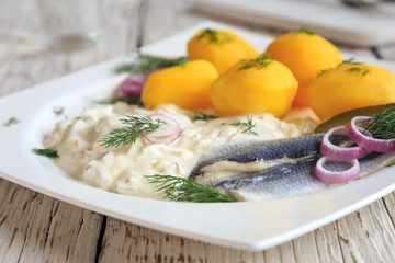Hering in Sahnesauce mit Kartoffeln