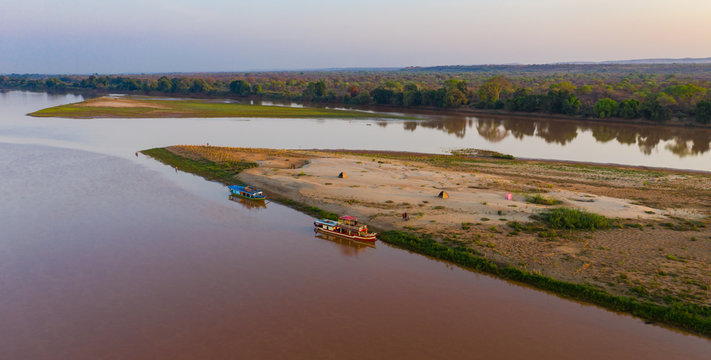 Chaland boat on the Tsiribihinha River near Begidro, Madagascar