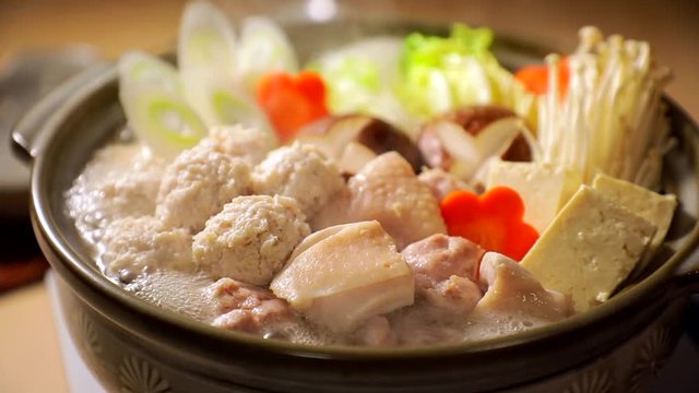鶏鍋　Japanese chicken hot pot