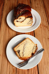 Yeast cake with poppy seed