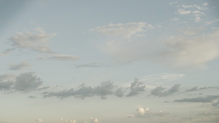 Fototapeta na wymiar Nubes pasajeras. Formas abstractas de la naturaleza