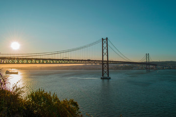 Fototapeta premium April 25 bridge