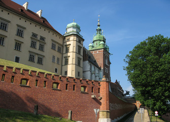 Fototapeta na wymiar walls of Wawel Royal Castle and monument of Tadeusza Kościuszki, Krakow, Poland