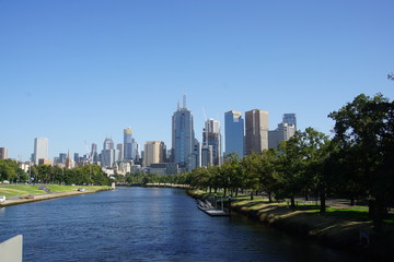 Fototapeta na wymiar View on Melbourne from Birrarung Marr, Australia