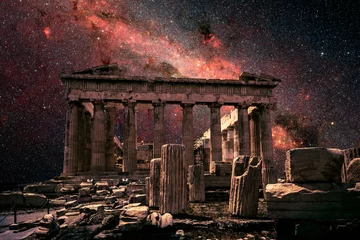 Papier Peint photo Lieu de culte Athènes la nuit, Grèce. Vue fantastique du Parthénon sur fond de la Voie lactée. Ce vieux temple est le point de repère d& 39 Athènes. Éléments de cette image fournis par la NASA.