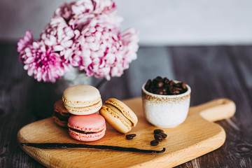 Macarons colorés aux divers parfums