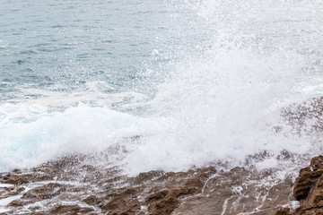 Ocean coast, moviment waves with foam.