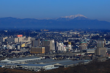 青空と奥羽山脈