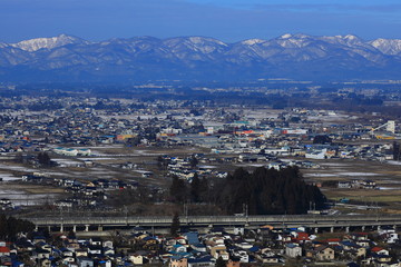 青空と奥羽山脈
