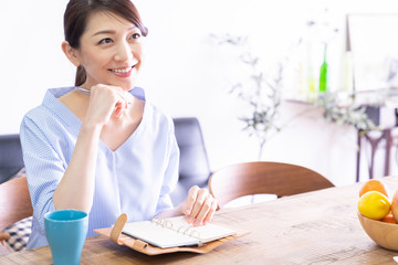 女性　スケジュール帳