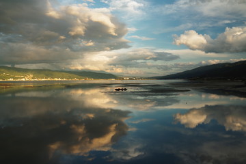諏訪湖の湖上噴水