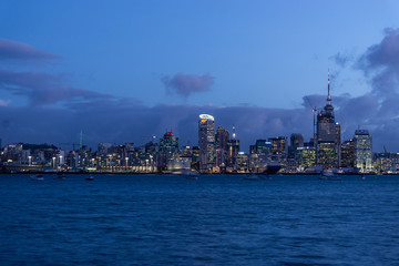 Naklejka premium The beautiful city view of Auckland from the other side