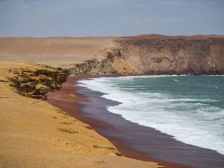 Fototapeta na wymiar Playa Roja in Paracas National Reserve, Peru