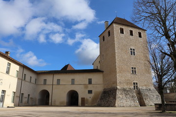 Fototapeta na wymiar Tour des archives de l'abbaye d'Ambronay - Département de l'Ain - Région Rhône Alpes - France - Vue extérieure