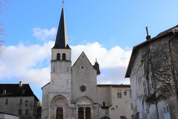 Fototapeta premium Abbaye d'Ambronay construite au 8 ème siècle - Département de l'Ain - Région Rhône Alpes - France - Vue extérieure