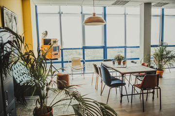 Bonita oficina de trabajo floral