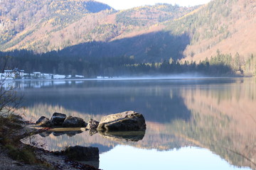 Langbathsee im Herbst