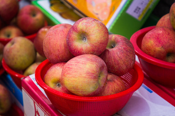 apples in a basket