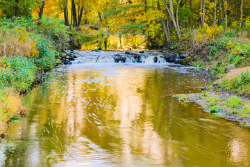 Jesień nad wodą. © boguslavus