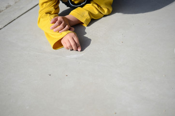 Obraz premium 落書きする子供