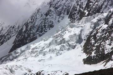 Obraz premium Snow in the mountains. Snowy Mountains in Nepal