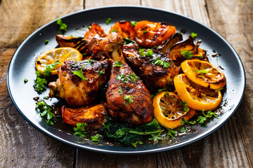 Barbecue chicken drumsticks with roast vegetables