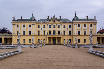 Fototapeta premium Zespół pałacowo – parkowy Branickich w Białymstoku, Wersal Podlasia, Podlasie, Polska