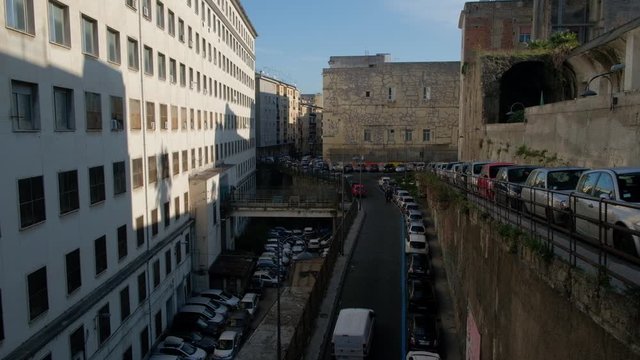 N&aacute;poles. Tr&aacute;fico en el quartieri San Lorenzo I. Campania, Italia, Europa.