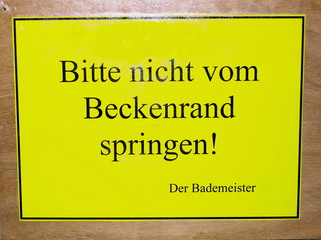 Schild nicht vom Beckenrand springen