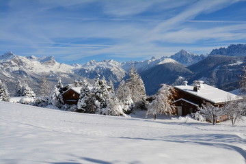 Montagnes enneigées des Alpes Megève Haute Savoie France