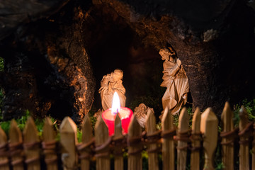 Weihnachtskrippe Bethlehem mit Maria und Josef und Christuskind