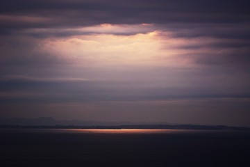 Obraz premium The breathtaking beautiful moments of the sunrise and angel ladder.