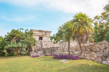 Obraz premium Tulum Archaeological Site. Ancient Mayan pyramids located in Riviera Maya, Mexico