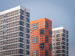 Fototapeta na wymiar Multi-storey residential building. Modern urban architecture