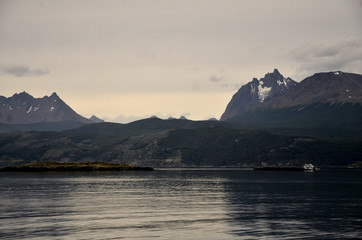 Fototapeta na wymiar mountains over the coast on the Beagle channel