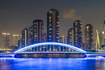 2020年1月　工事の完了した隅田川に架かる永代橋のライトアップ