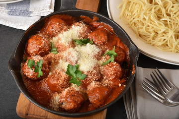 Spaghetti sauce with meatballs